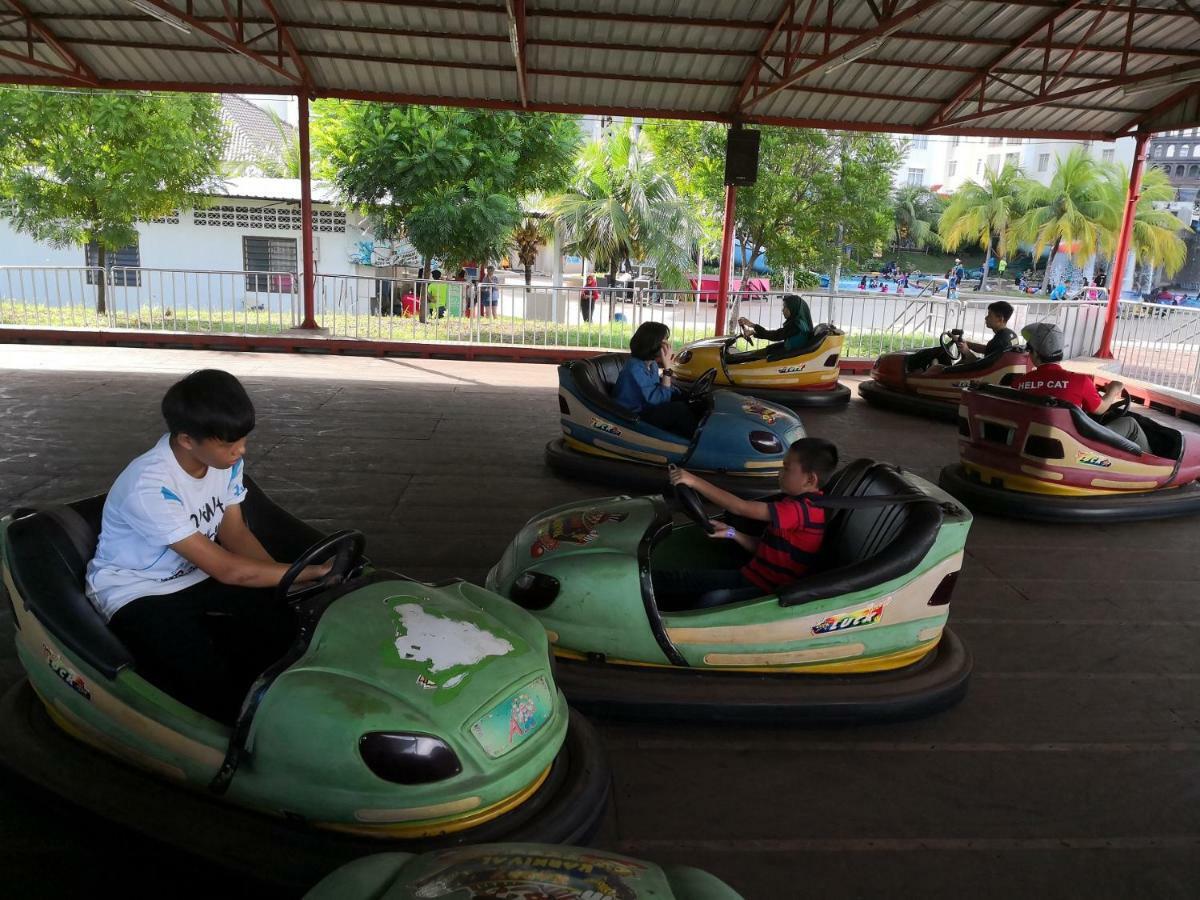 Bayou Lagoon Park Resort Malacca Eksteriør billede